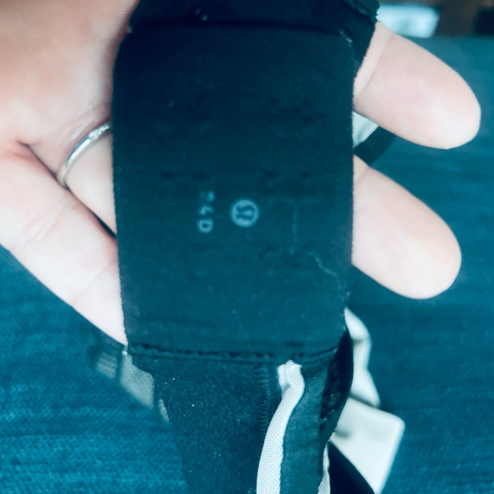 Reposh lululemon 34D - Picture 3 of 4